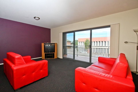 Cosmopolitan Apartments - ACT Tourism 2