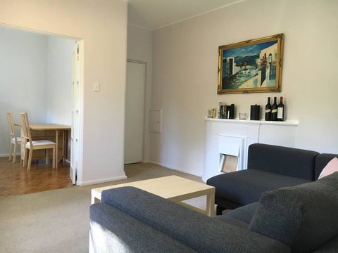 Cosy 2BR Plus Parking In Nth Sydney - ACT Tourism 1