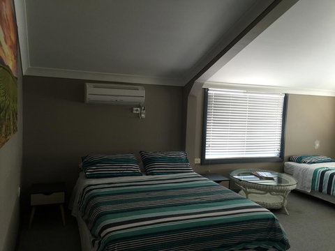 Cottage In The Country - ACT Tourism 3