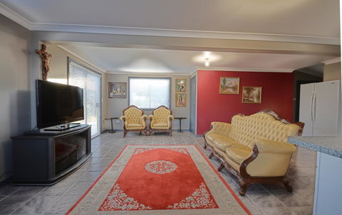 Cottage In The Country - ACT Tourism 1