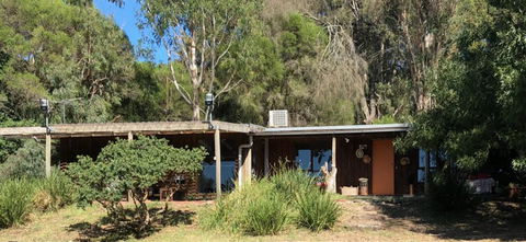 Country Lane Lysterfield - ACT Tourism 0