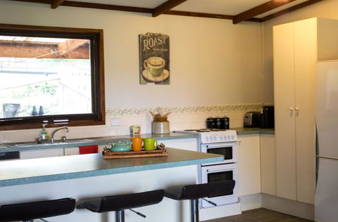 Country Lane Lysterfield - ACT Tourism 2