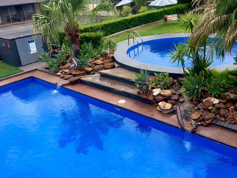 Country Leisure Motor Inn - ACT Tourism 0