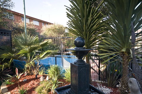 Country Plaza Motel - ACT Tourism 2