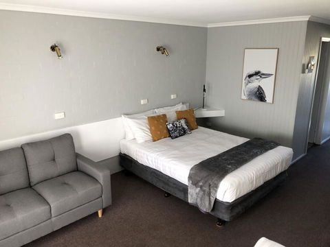 Country Roads Motor Inn - ACT Tourism 0