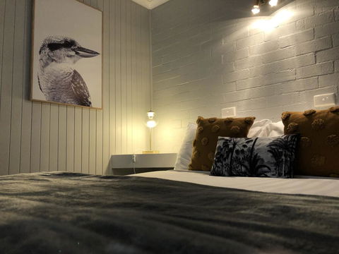 Country Roads Motor Inn - ACT Tourism 3