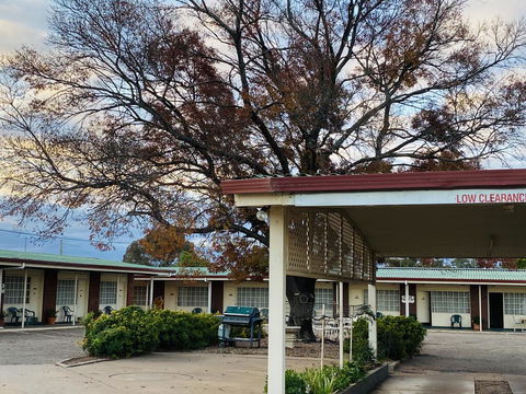 County Lodge Motor Inn - ACT Tourism 2