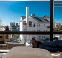 Couple's Gateway in Sunny Elizabeth Bay - ACT Tourism