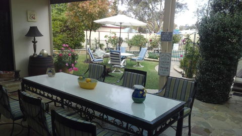 Courtsidecottage Bed And Breakfast - ACT Tourism 2