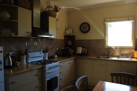 Cream Cottage - ACT Tourism 0