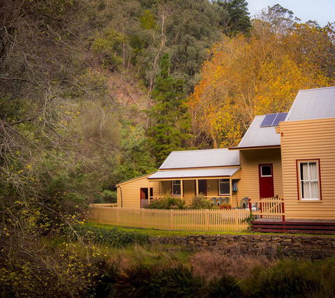 Creek Cottage - ACT Tourism 2