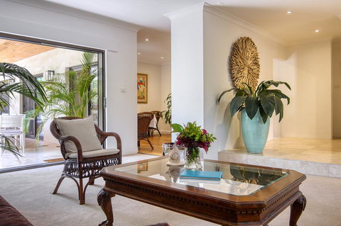 Cronulla Beach House B&B - ACT Tourism 1