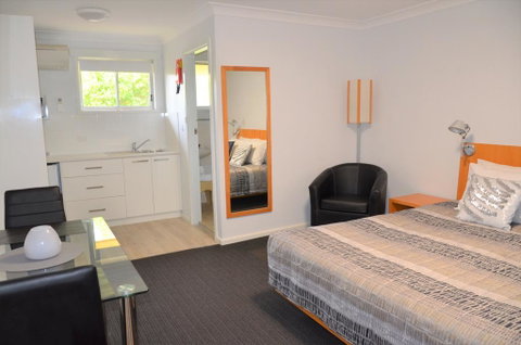 Culburra Beach Motel - ACT Tourism 1
