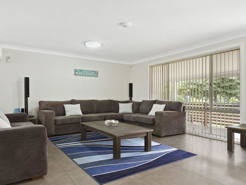 Currambene Cottage - All About Location - ACT Tourism 3