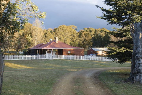 Currango Cottages - ACT Tourism 1