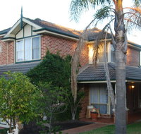 Cutmore Cottages - Highclaire House - ACT Tourism