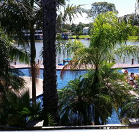 Cypress waterfront spa apartment - ACT Tourism
