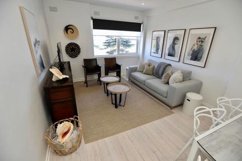 D'Luxe Designer Den Bondi-Ocean View Apartment - ACT Tourism 3