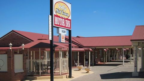 Dalby Mid Town Motor Inn - ACT Tourism 0