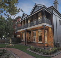 Dalziel Lodge - ACT Tourism