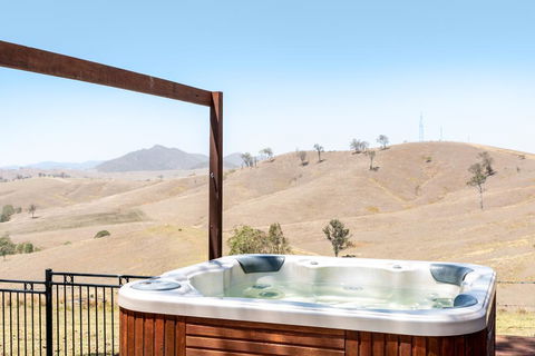 Dam It Getaway Tiny House - ACT Tourism 3