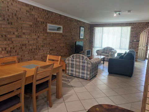 DAVIES STREET 3/14 MOLLYMOOK - ACT Tourism 1