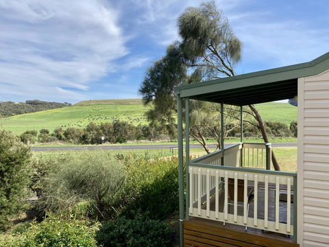 Daysy Hill Country Cottages - ACT Tourism 2