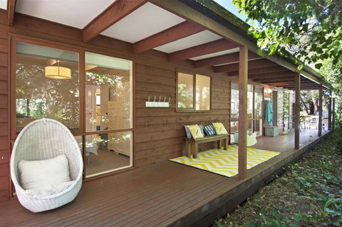 De Angelis Beach House - ACT Tourism 0