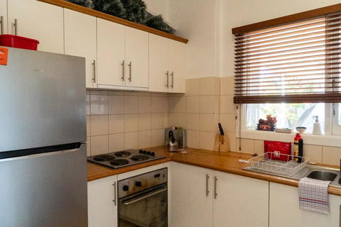 Delightful 3 Bedroom Apartment Near Chapel Street In St Kilda - ACT Tourism 2