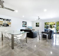 Diamond Beach 3 Bedroom Poolside Apartment - ACT Tourism