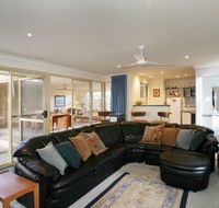 Dolphin 3 Bedroom House by Shoalwater Executive Homes - ACT Tourism