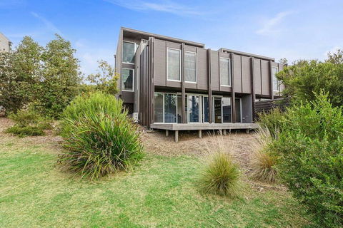 DREW Golfers Delight Close To St Andrews Beach - ACT Tourism 1