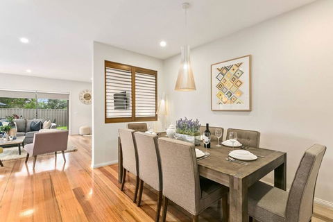 Dromana Beach House For Two Families. - ACT Tourism 0