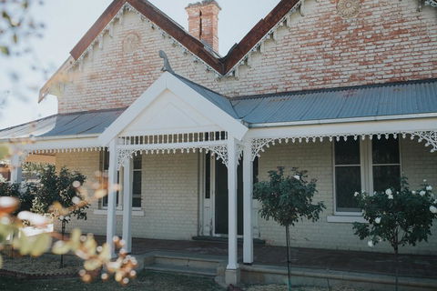 Dubuque Bed And Breakfast - ACT Tourism 0
