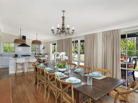 Duncraig House - Open Fireplace, Spa, Pet Friendly - ACT Tourism 2