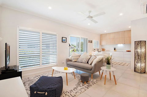 Durramboi Luxury Apartment - ACT Tourism 0