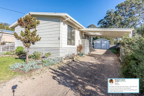 Eagle Bay Cottage - ACT Tourism 0