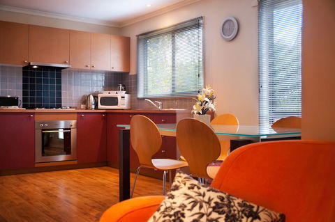 Eastern View Villa - ACT Tourism 1