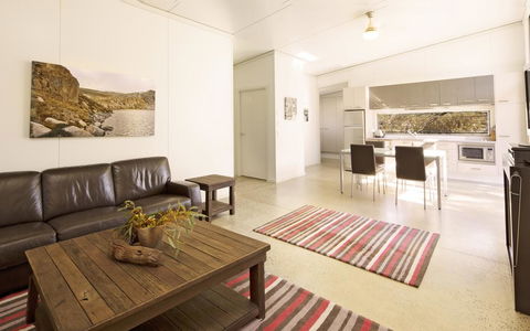 Ecocrackenback 11 - Sustainable Chalet Close To The Slopes - ACT Tourism 2