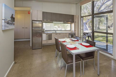Ecocrackenback 13 - Sustainable Chalet Close To The Slopes - ACT Tourism 3