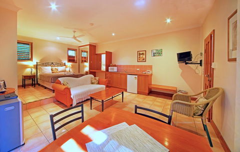 Eden House Retreat - ACT Tourism 1