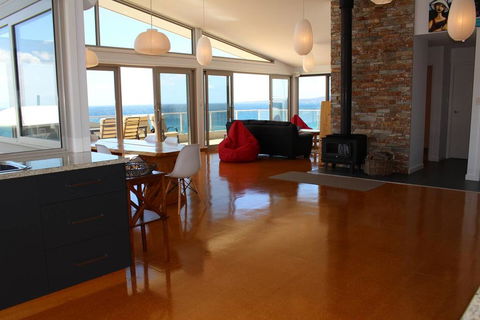 Eleven62 Bay Of Fires - ACT Tourism 1