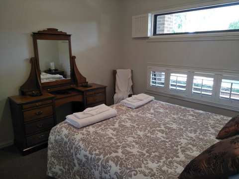 Eliza Village B&B - ACT Tourism 3