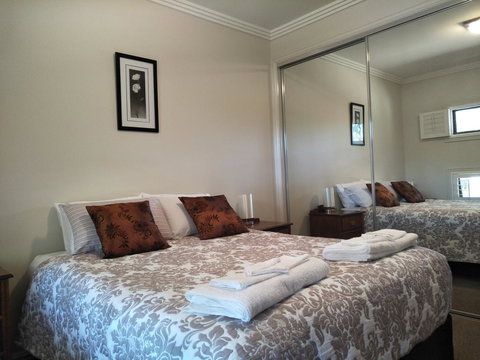 Eliza Village B&B - ACT Tourism 1