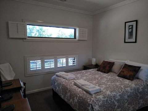 Eliza Village B&B - ACT Tourism 2