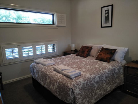 Eliza Village B&B - ACT Tourism 0