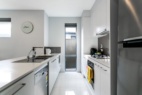 Ella House Adelaide - ACT Tourism 3