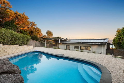 Ellerina Sea Vista Luxury Family Retreat With Sauna, Pool, Amazing Water Views, Walk To Beach - ACT Tourism 0