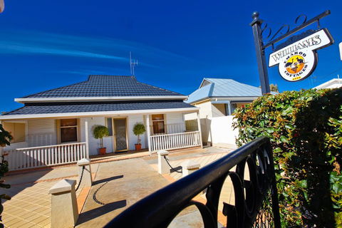Emaroo Cottages Broken Hill - ACT Tourism 2