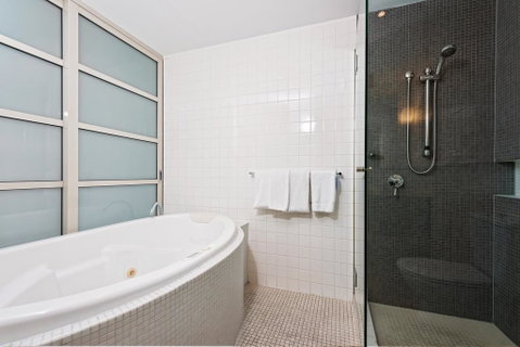 Embassy Apartment North Terrace - ACT Tourism 3